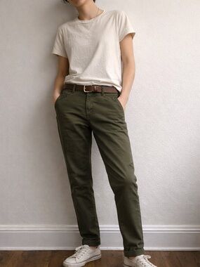 Kirrin Finch Olive Green Chino Pants Size 6 Androgynous Preppy Minimalist
